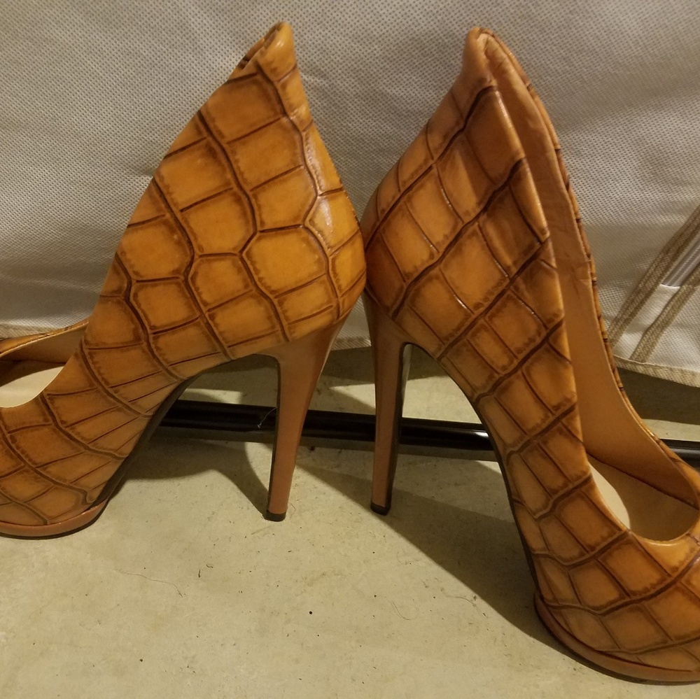 SHOE